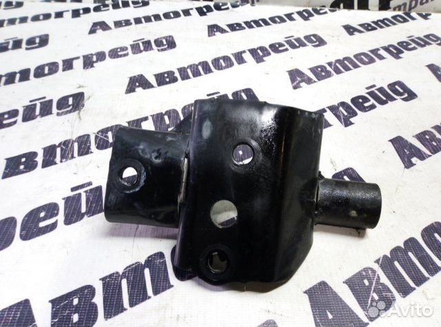 Кронштейн опоры двигателя левый Toyota Corona