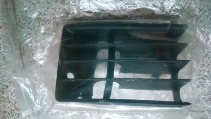 Решетка в бампер правая Audi /Ауди 100 C4 45