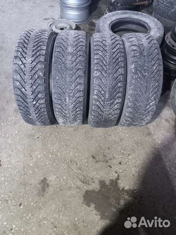 Goodyear UltraGrip 500 225/65 R17
