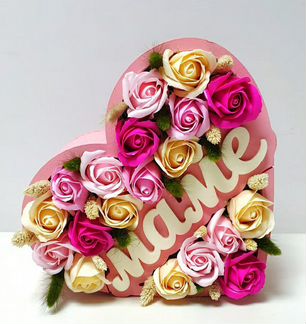 Композиция из мыльных цветов