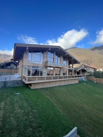 Дом 600 м² на участке 28 сот.