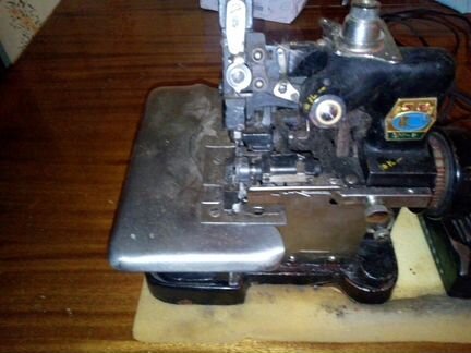 Оверлок трех нитка