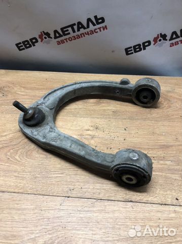 Рычаг передний верхний правый Cadillac SRX