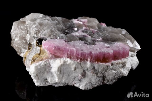 Сросток кристаллов. Полихромный турмалин. Лот №212