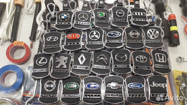 Брелок на ключи, с логотипом автомобиля