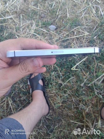 Телефон iPhone 5s