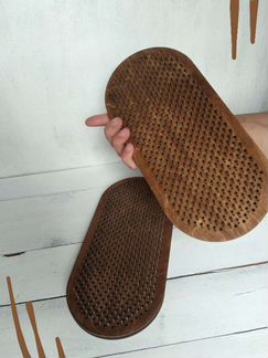 Огонь доска, садху с гвоздями темное дерево, цвето