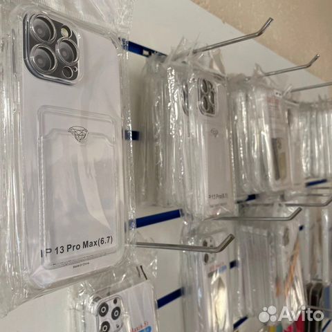 Прозрачный противоударный чехол на iPhone