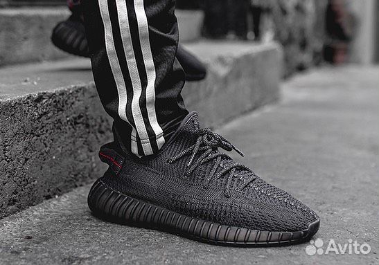 yeezy boost 350 v2 black reflective laces