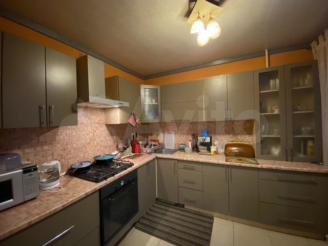 3-к. квартира, 95 м², 4/9 эт.