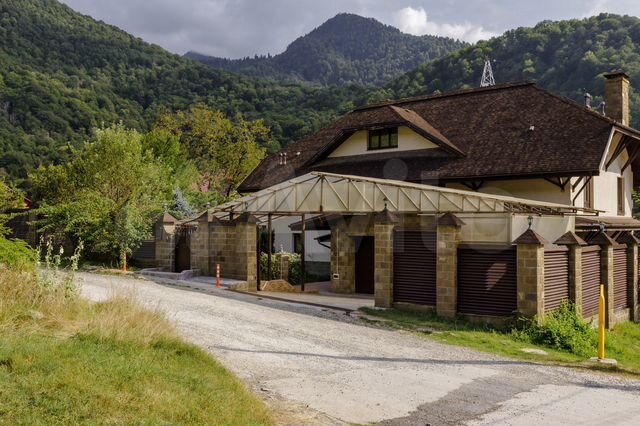 Коттедж 544,8 м² на участке 6,6 сот.