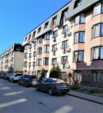 3-к. квартира, 107,2 м², 2/5 эт.