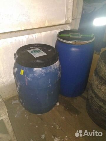Бочки пластиковые с крышкой 200л