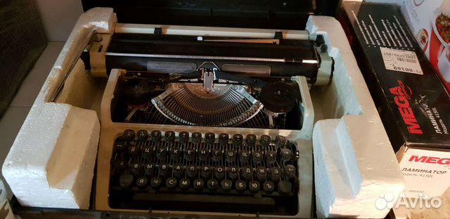 Печатная пишущая машинка