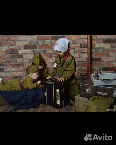 Военная форма и руссконародные костюмы