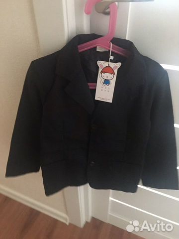 Пиджак на мальчика новый