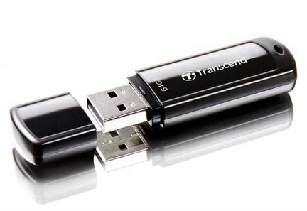 Флеш-память USB 3.0 64 Гб Transcend JetFlash 700