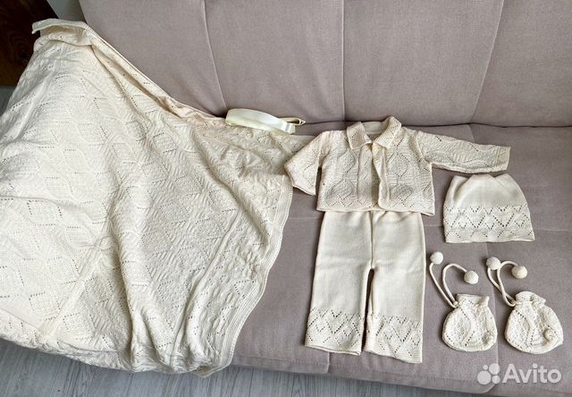 Вязаный комплект на выписку