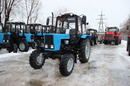 Трактор мтз 82.1 2011г. с кондиционером синий - фотография № 4