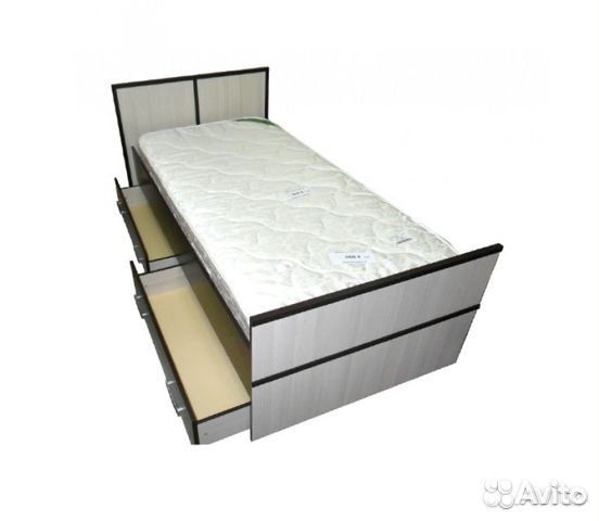 Кровать с ящиками и матрасом