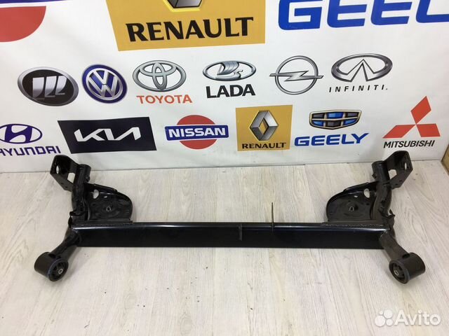 Балка подвески зад Renault sandero