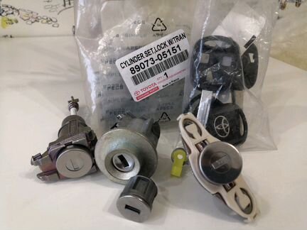 Комплект личинок на toyota avensis, новый