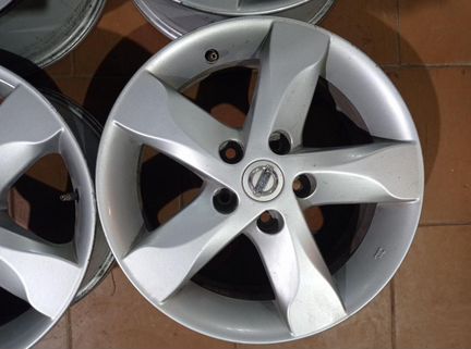 Диски бу оригинал R16 I на Nissan