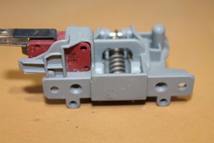 Устройство блокировки Ariston C00274116 бу. 5560