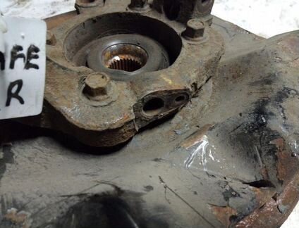 Кулак поворотный передний правый Kia Sorento 2 (20