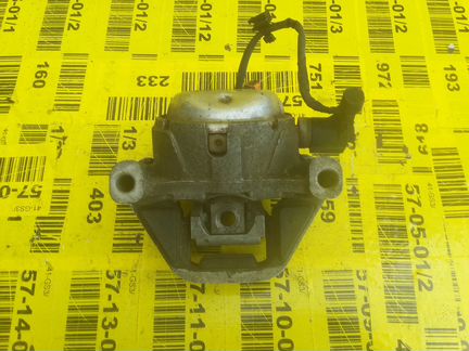 Подушка двигателя Ауди А8 д4 audi a8 d4