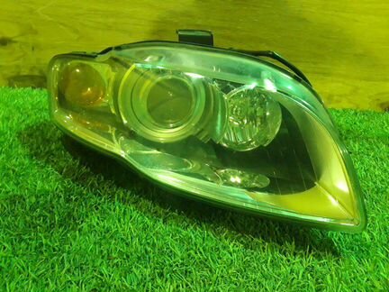 Фара правая Audi A4 B7 2005