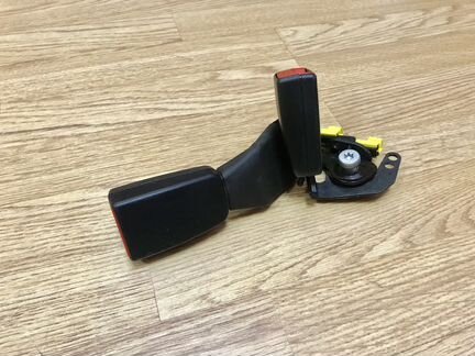 Замок ремня безопасности Mercedes X204