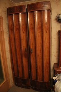 Гардероб старинный