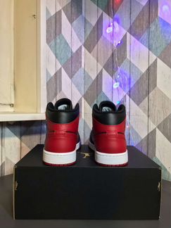 Air Jordan 1 Mid Banned