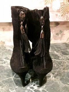 Новые Полусапожки черные замшевые на каблуках