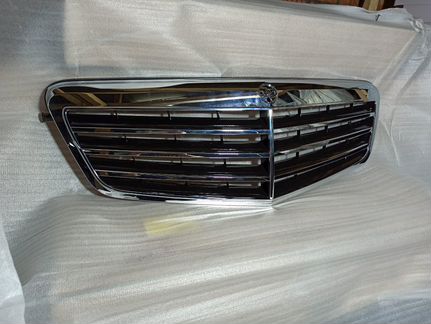 Решетка радиатора Mercedes w212 до рестайлинг