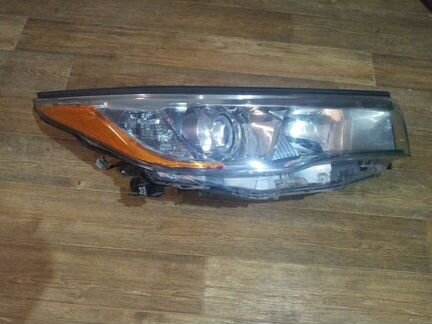 Фара правая Toyota Highlander 3 (U50) ксенон