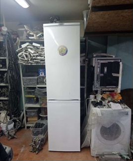 Холодильник Высота 215 см Объем 399л