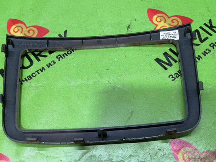 Рамка магнитолы Mercedes V-Class W639 112.951 3.2L