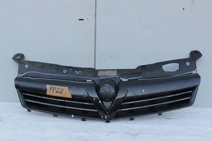 Решетка радиатора Вауксхол 4,5 дв Опель Астра Н 07