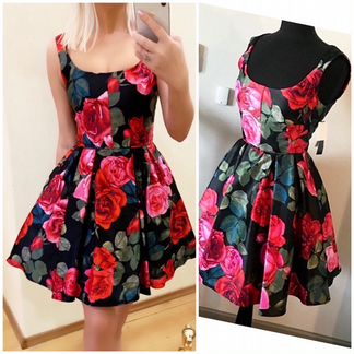 Крутое пышное платье в розы Betsy Adam S