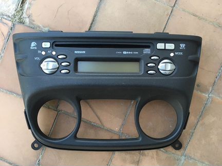 Nissan almera n 16 родная магнитола + панель