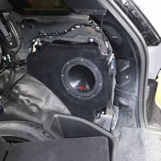 Jeep Grand Cherokee сабвуфер стелс 10