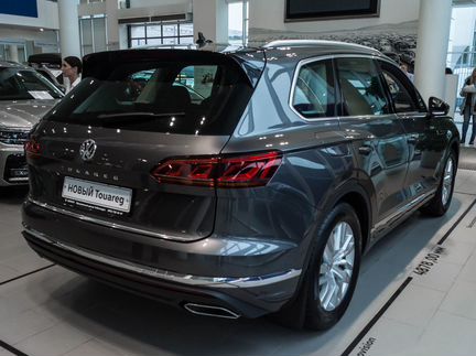 Volkswagen Touareg 3.0 AT, 2020
