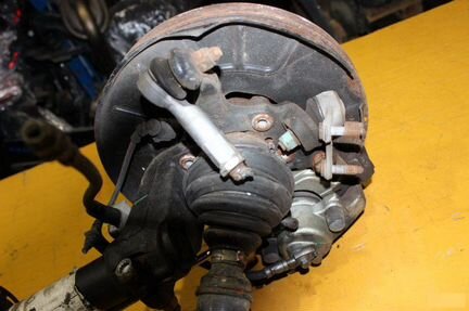 Стойка подвески передняя Volkswagen Jetta 5