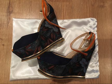Продам босоножки Loriblu