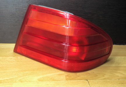 MB E-klass(W210)(1996-2003) A210 820 4464 фонарь з