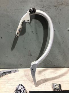 Петля крышки багажника правая Mercedes-Benz