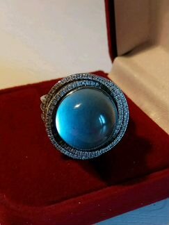 Золотое кольцо с топазом и бриллиантами