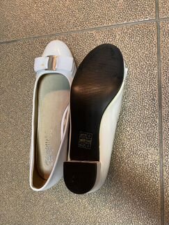 Туфли белые 38 размер